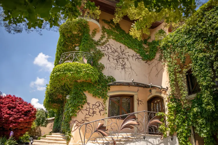 Cluj-Napoca: Se vinde casa fără colțuri, o adevărată bijuterie arhitecturală - FOTO   