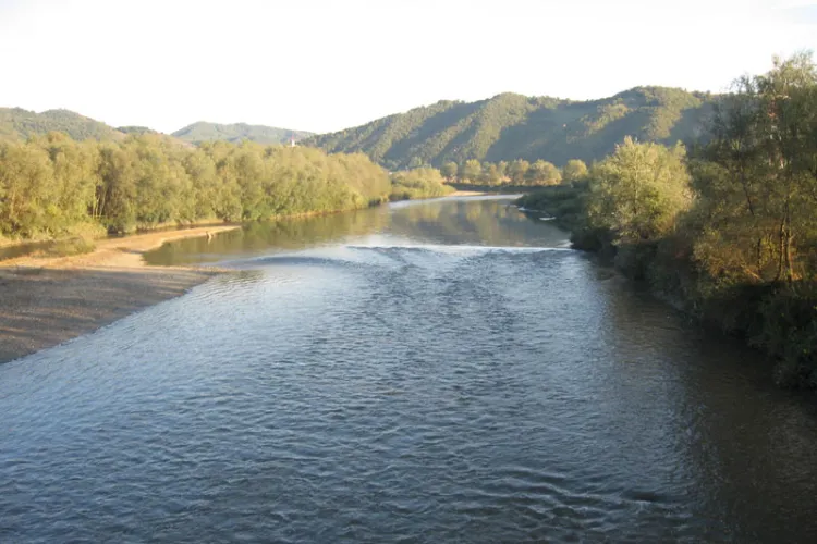 Cod portocaliu de inundații în Transilvania și alte zone ale țării. Care sunt bazinele vizate?