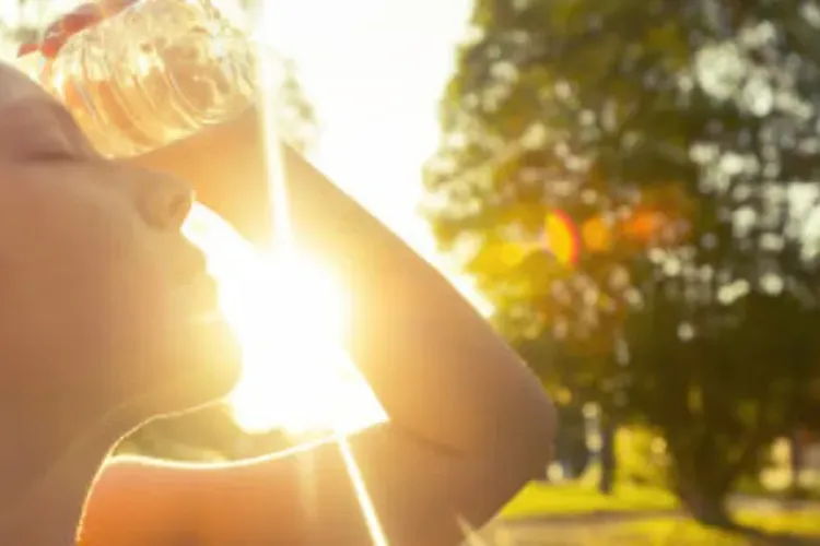 Meteo. Temperaturi caniculare și ploi. Cum se schimbă vremea în această lună?