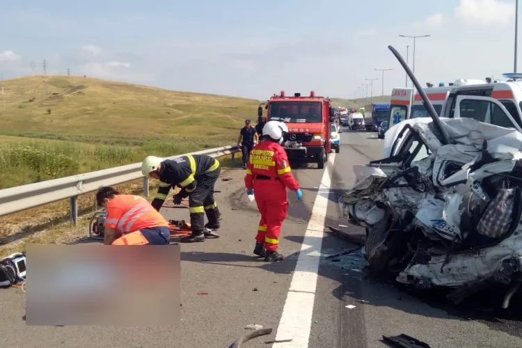 Un bărbat a MURIT după ce mașina lui a intrat în coliziune cu un autocamion vineri pe sensul Turda - Sebeș - VIDEO