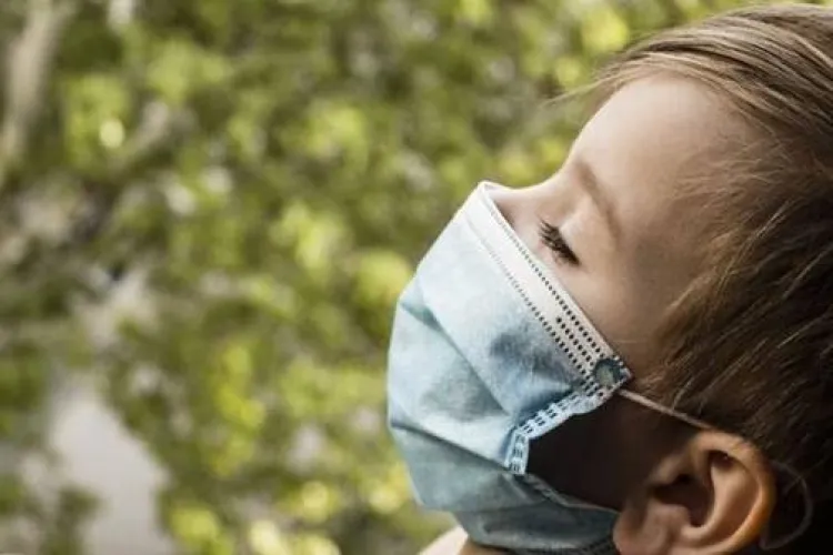  Noua relaxare de la 1 august vine cu menținerea obligației de a purta masca în spațiile închise 