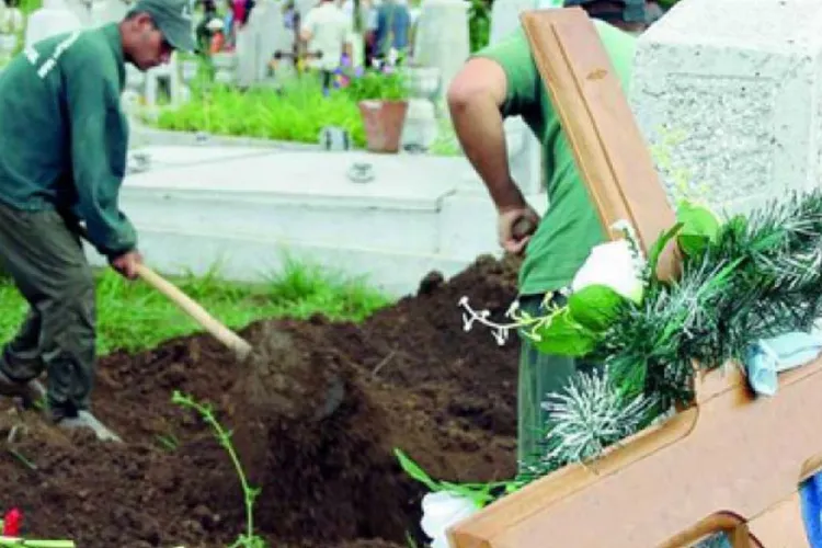 RADP Cluj-Napoca a cerut salarii mai mari pentru paznicii din cimitire. Cât câștigă aceștia pe zi?