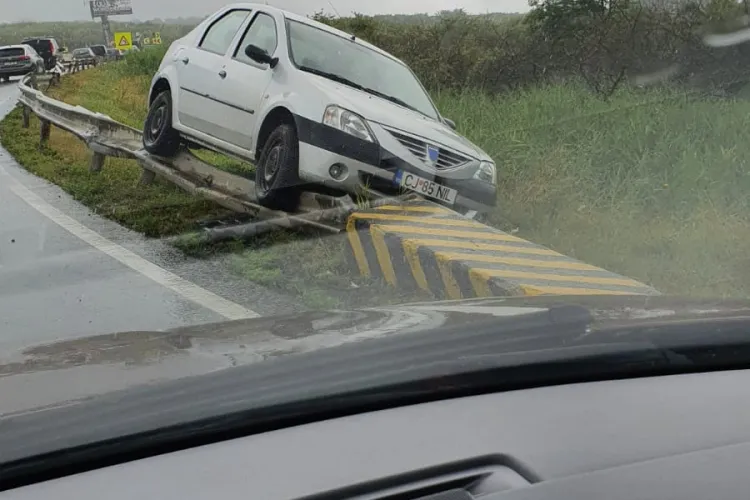 Cluj: Un șofer face acrobații pe Dealul Feleacului - FOTO