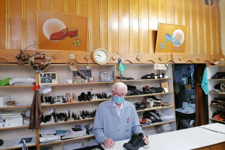 Unul dintre ultimii pantofari ai Clujului, GONIT din spațiu. Ce spune Primăria Cluj-Napoca - FOTO   