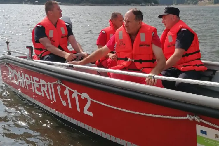 Descoperire macabră la Beliș. Cadavrul unui bărbat a ieșit suprafață - FOTO