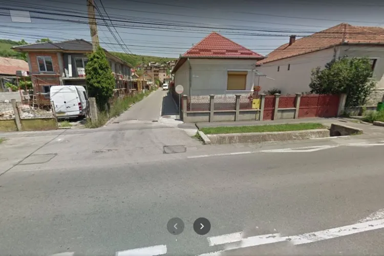 Bloc și spațiu comercial de 400 mp în centrul Baciului, unde traficul este un COȘMAR și canalizarea refulează - FOTO   