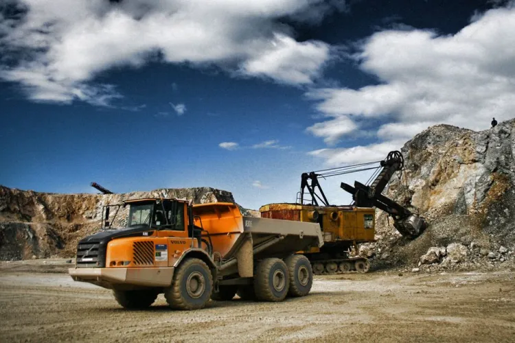 Zăcământul abandonat, care ar putea salva economia României. O tonă costă 200.000 de euro   