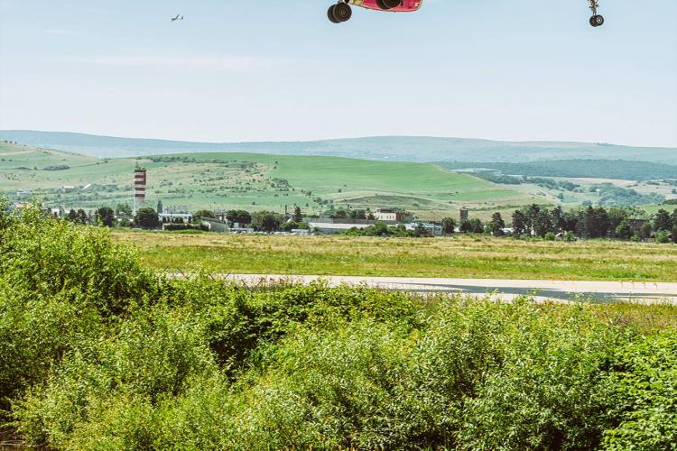Fotografie senzațională surprinsă la Cluj de un ”vânător” de avioane - FOTO
