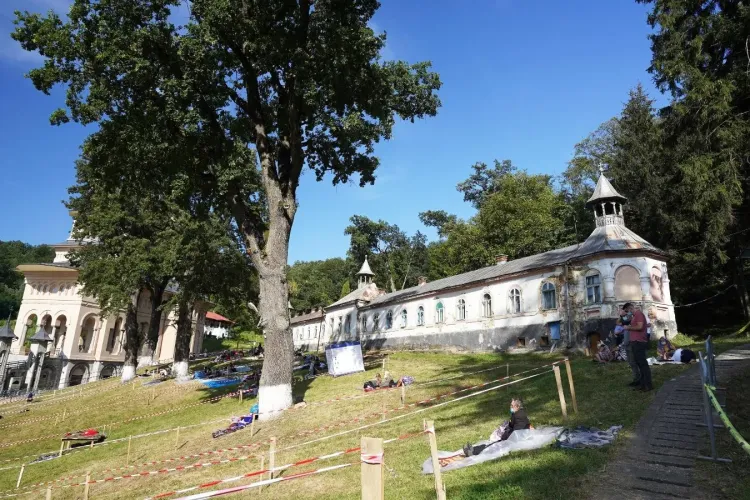 Pelerinajul de la Mănăstirea Nicula va avea punct de vaccinare anti-COVID