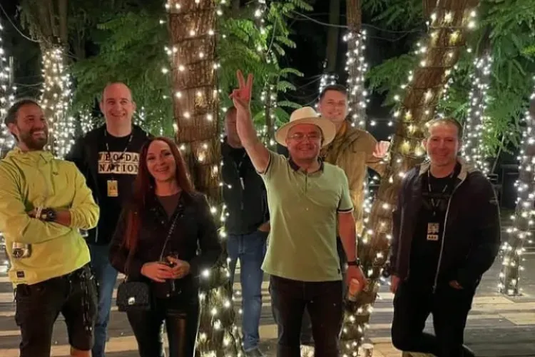 Bate vântul pe la Electric Castle! Boc și Florin Cîțu nu s-au speriat de pandemie, dar festivalierii au stat acasă - FOTO