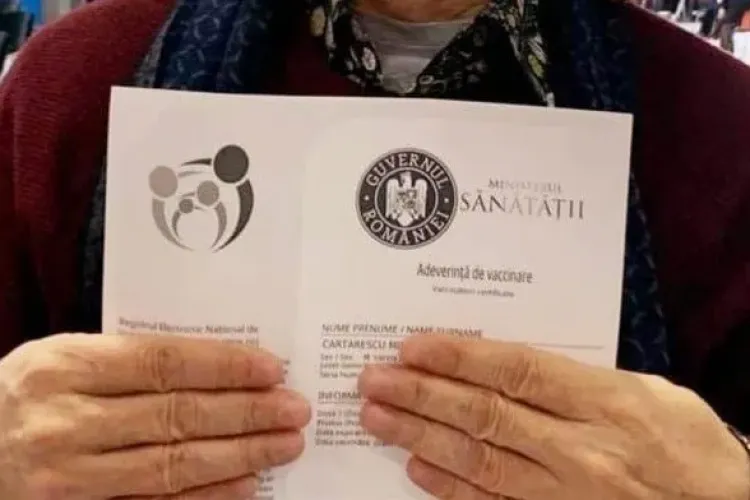 Doi medici din Cluj, reținuți pentru că au eliberat adeverinţe false de vaccinare. Cum acționau