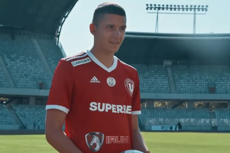 Fanii critică noul echipament al U Cluj, pentru că seamănă cu cel al CFR Cluj - VIDEO și FOTO