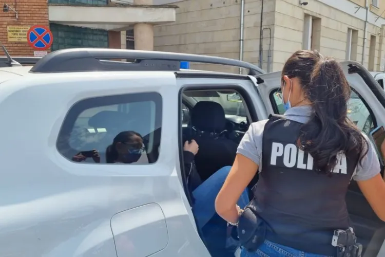 Medicii din Cluj, care au eliberat adeverințe de vaccinare false, plasați sub control judiciar