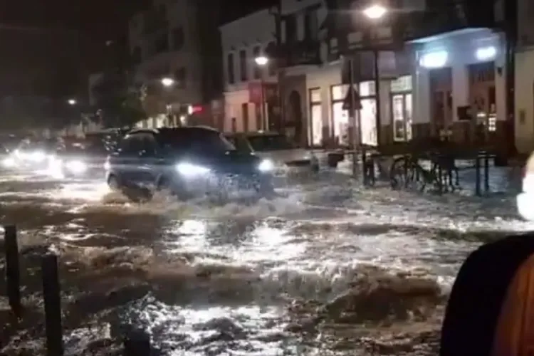 COD Portocaliu de averse torențiale și grindină la Cluj!