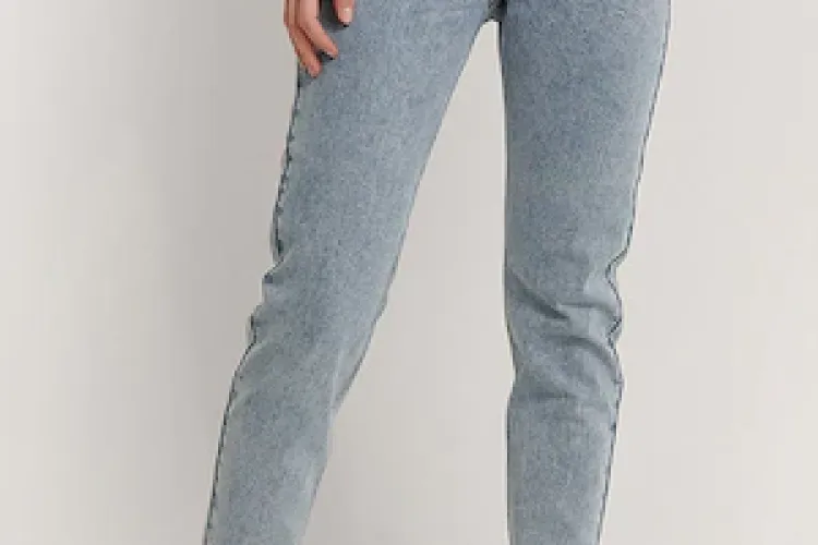 Cum se spală și se usucă blugii manual sau într-o mașină de spălat