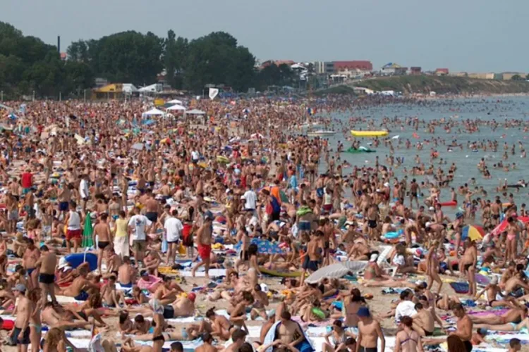 Premierul Florin Cîțu este bucuros că românii se bucură de sezonul turistic și că e plin pe litoral