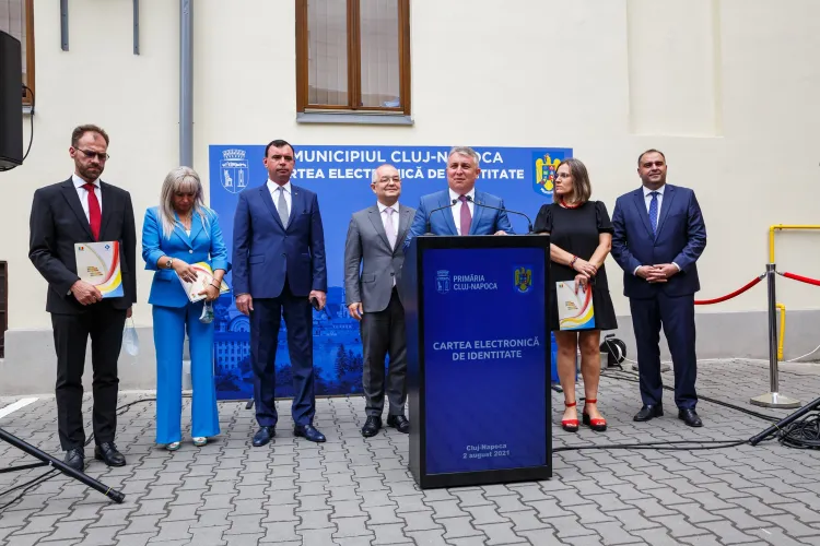 Ministrul de Interne, Lucian Bode, și-a secretizat teza de doctorat cu o zi înainte de a fi făcută publică