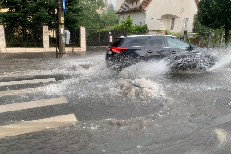 Viceprimarul Dan Tarcea despre furtunile puternice: Clujul trece de la climă continentală la una subtropicală