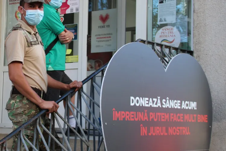 Militarii clujeni au donat sânge, la aniversarea a 105 ani de la înființarea Armatei a 4-a - FOTO