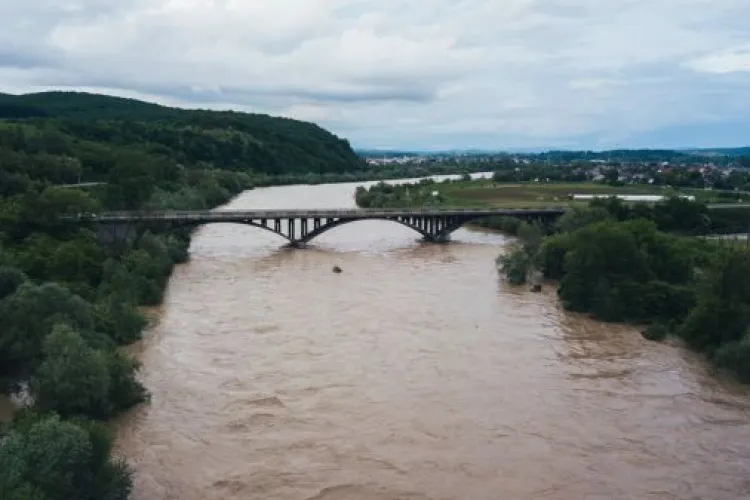 Cod galben de inundații pe Someș valabil până luni dimineață