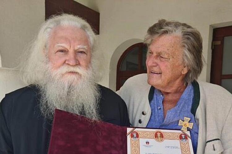 Florin Piersic a primit Ordinul „Mușatinii” al Arhiepiscopiei Sucevei și Rădăuților din partea Înaltpreasfințitului Părinte Calinic