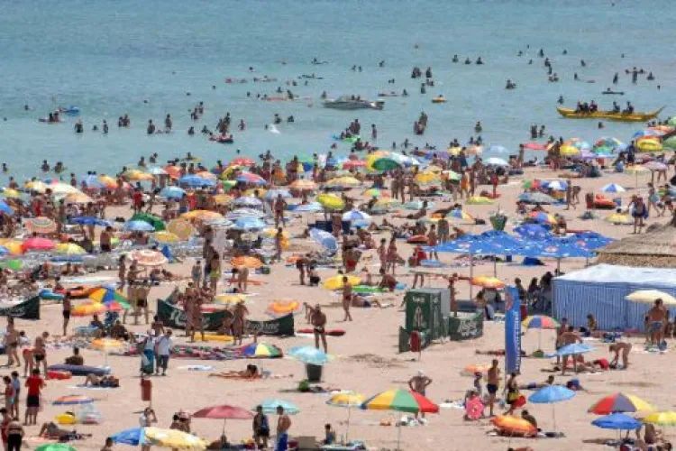 Alertă pe litoralul românesc. Plajele unde apa este plină de bacterii din intestinul uman: E. Coli și enterococi