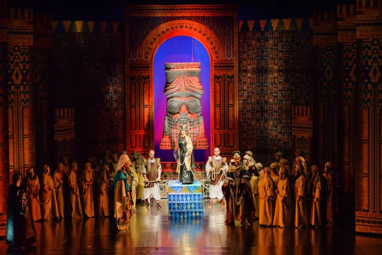 Opera revine în Piața Unirii cu o serie de spectacole eveniment