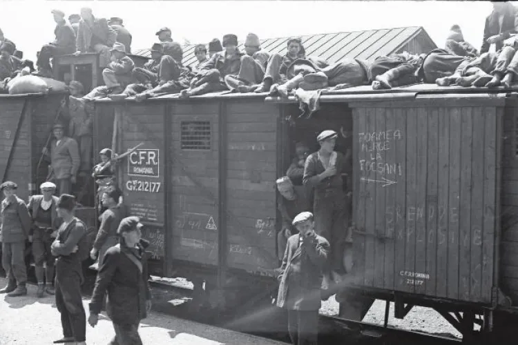 Fotografie senzațională cu ”Trenul Foamei”, care aducea oameni să muncească în Transilvania