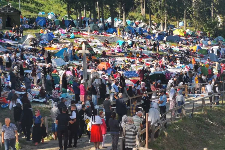 Cel mai mare pelerinaj religios din Transilvania a început la Mănăstirea Nicula - FOTO