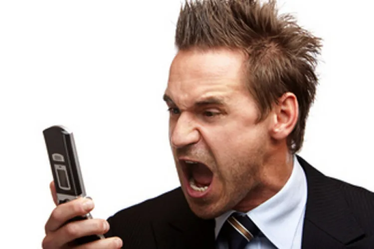 Ce scrisoare a găsit un bărbat din Florești pe ușă: ”Tot timpul înjuri și te cerți ca o curvă! Sigur ești venit din altă parte” - FOTO