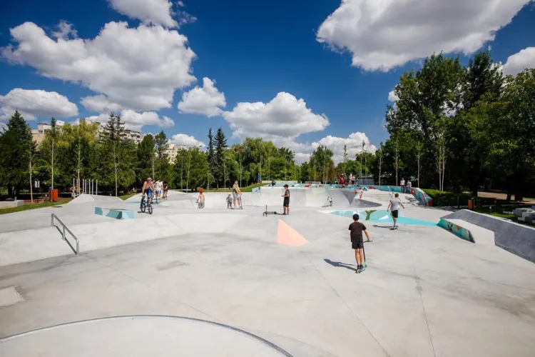 A fost inaugurat Skatepark-ul Rozelor. Boc: „Un reper important pe harta competițiilor naționale și internaționale de sporturi extreme” - FOTO