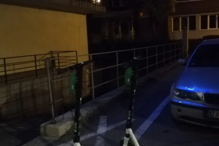 Clujean înfuriat: Trăznească-le trotinete! - FOTO