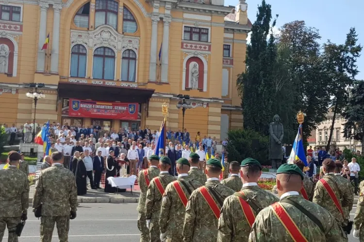 Defilare militară și decorații primite de Divizia 4 Infanterie ”Gemina” la aniversarea a 105 ani activitate - FOTO   