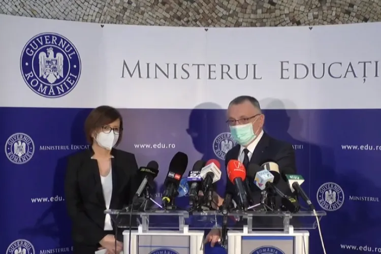 Noile reguli pentru deschiderea școlilor. Ce se va întâmpla dacă va apărea un caz într-o clasă?