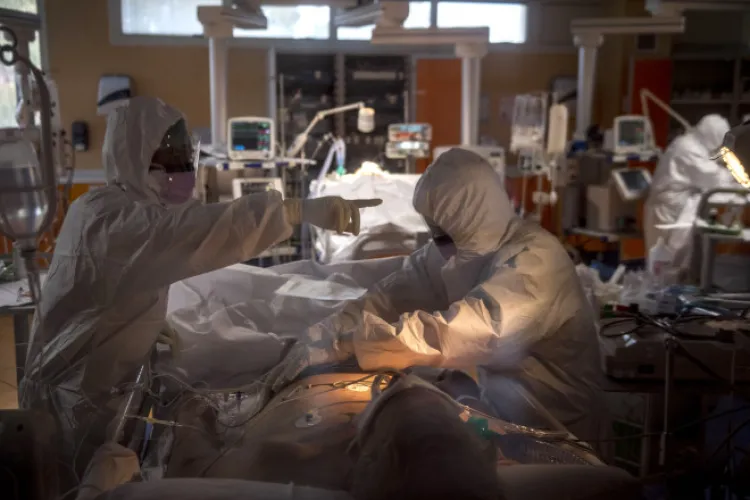 Valeriu Gheorghiță: „Situația pandemiei se va înrăutăți. Vom avea peste 2.000 de cazuri zilnice în patru săptămâni”