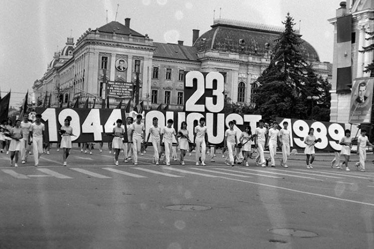 Ultimul 23 August comunist sărbătorit la Cluj-Napoca, în 1989 - FOTO