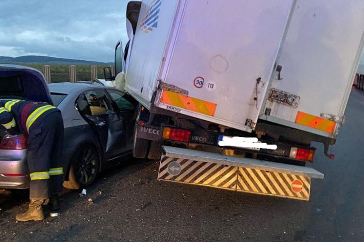 Accident la Sebeș, pe A1. Trei mașini s-au ciocnit - FOTO