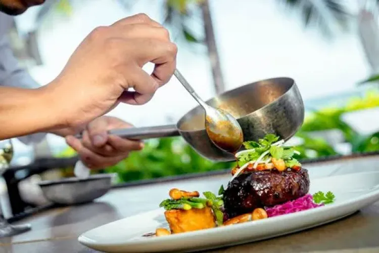 Patronatul HoReCa: Prețurile la restaurante vor fi majorate, iar meniurile vor fi schimbate