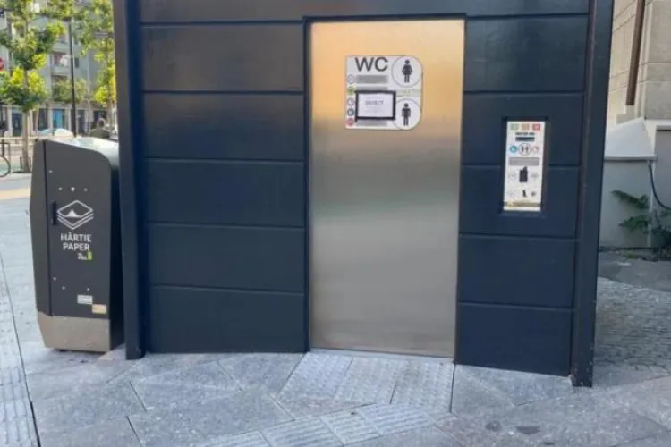 Clujul cumpără iarăși toalete publice de 50.000 de euro bucata 