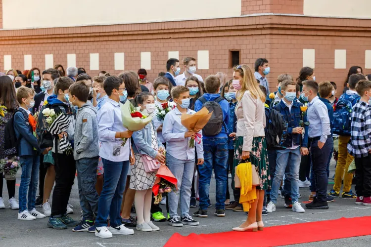 Profesorul de sănătate publică, Răzvan Cherecheș: Ar trebui scurtate orele la școală! Cursurile vor trece în online din octombrie