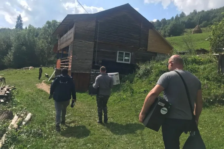 CERT Transilvania a împărțit calculatoare copiilor din munții Apuseni: „Un total de 50 de calculatoare au ajuns în satele Apusenilor” - FOTO
