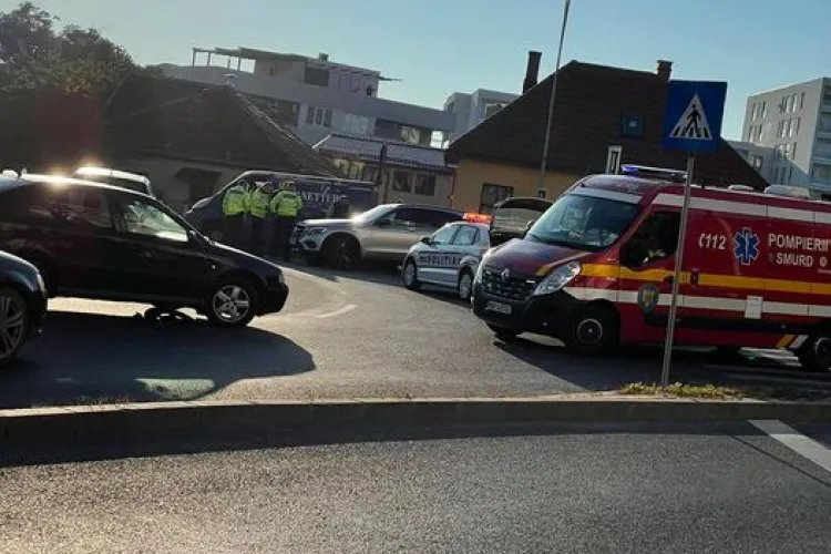 Un pieton a fost lovit din plin de o mașină pe Calea Turzii - FOTO