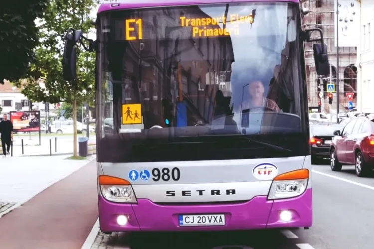 Elevii din Florești primesc adeverințele pentru abonamentele gratuite pe mijloacele de transport în comun