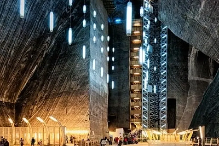 Salina Turda, cel mai spectaculos subteran modelat de oameni din România. Care sunt tarifele?