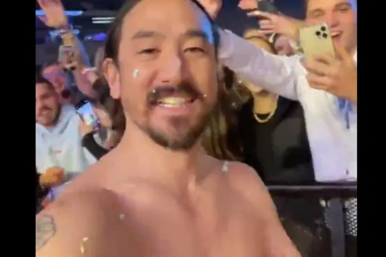Steve Aoki a aruncat cu torturi în festivalierii de la UNTOLD 2021 - VIDEO