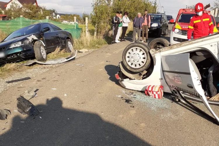 VIDEO - Mașină răsturnată în Dej, în urma unui accident violent