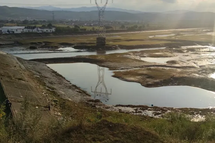 Barajul din Florești a fost golit din nou, după acțiunea din 2017 - FOTO