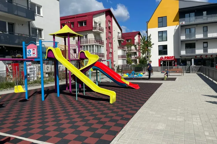 Un nou loc de joacă s-a deschis vineri în Florești