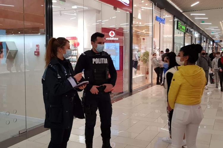 Clujul renunță treptat la lupta COVID? Unul din zece oameni nu poartă mască la mall și 1 din 5 o poartă de formă