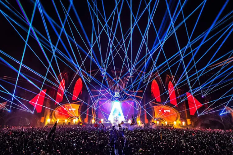  Peste 70.000 de persoane din peste 100 de ţări sunt aşteptate zilnic la Festivalul UNTOLD 